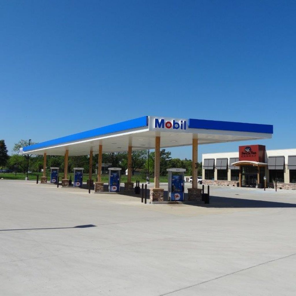 Four Winds Casino Gas Station/Convenience Store R.W. Mercer Company